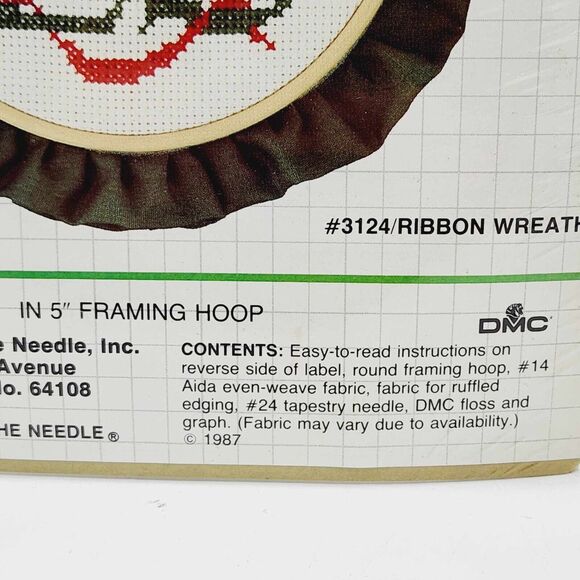 Designs For The Needle Ribbon Wreath NOEL Counted Cross Stitch Kit #3124 Vtg 80s - Picture 3 of 5